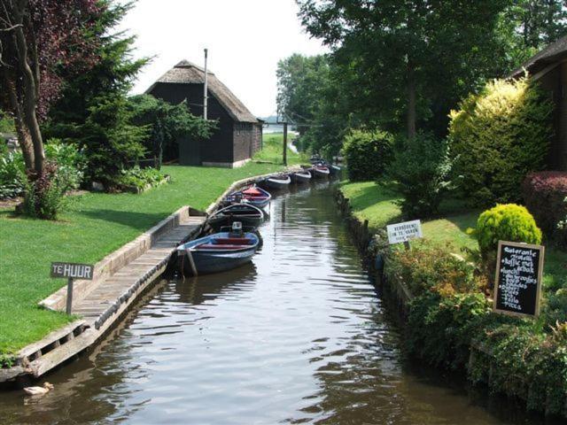 De Galeriet Giethoorn Bed & Breakfast Bagian luar foto